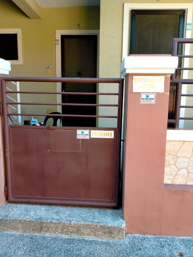 V.F. Riton Apartelle Laoag Bagian luar foto