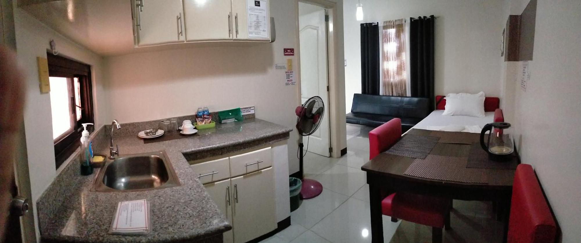 V.F. Riton Apartelle Laoag Bagian luar foto