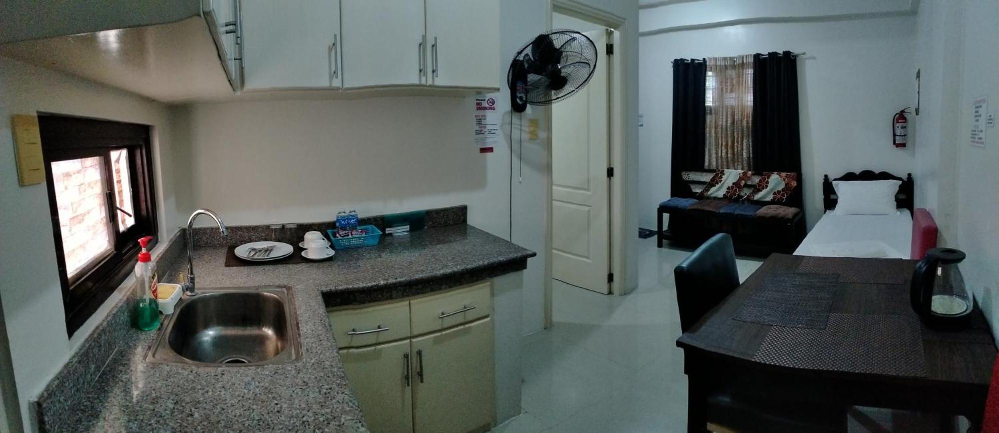 V.F. Riton Apartelle Laoag Bagian luar foto