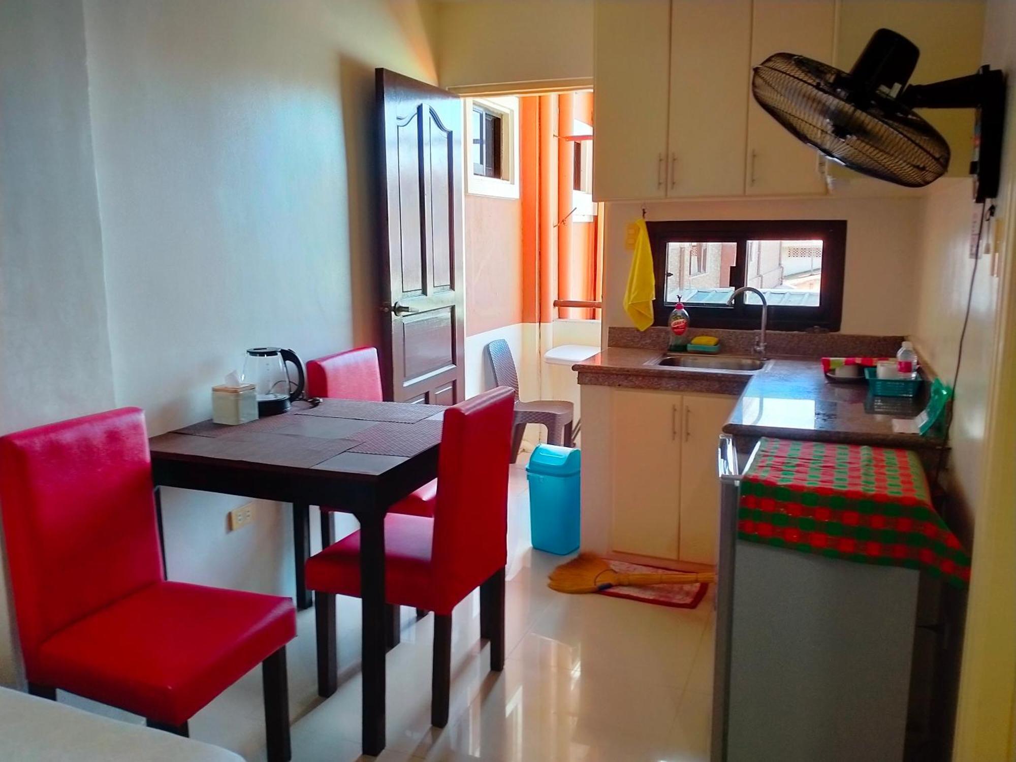 V.F. Riton Apartelle Laoag Bagian luar foto