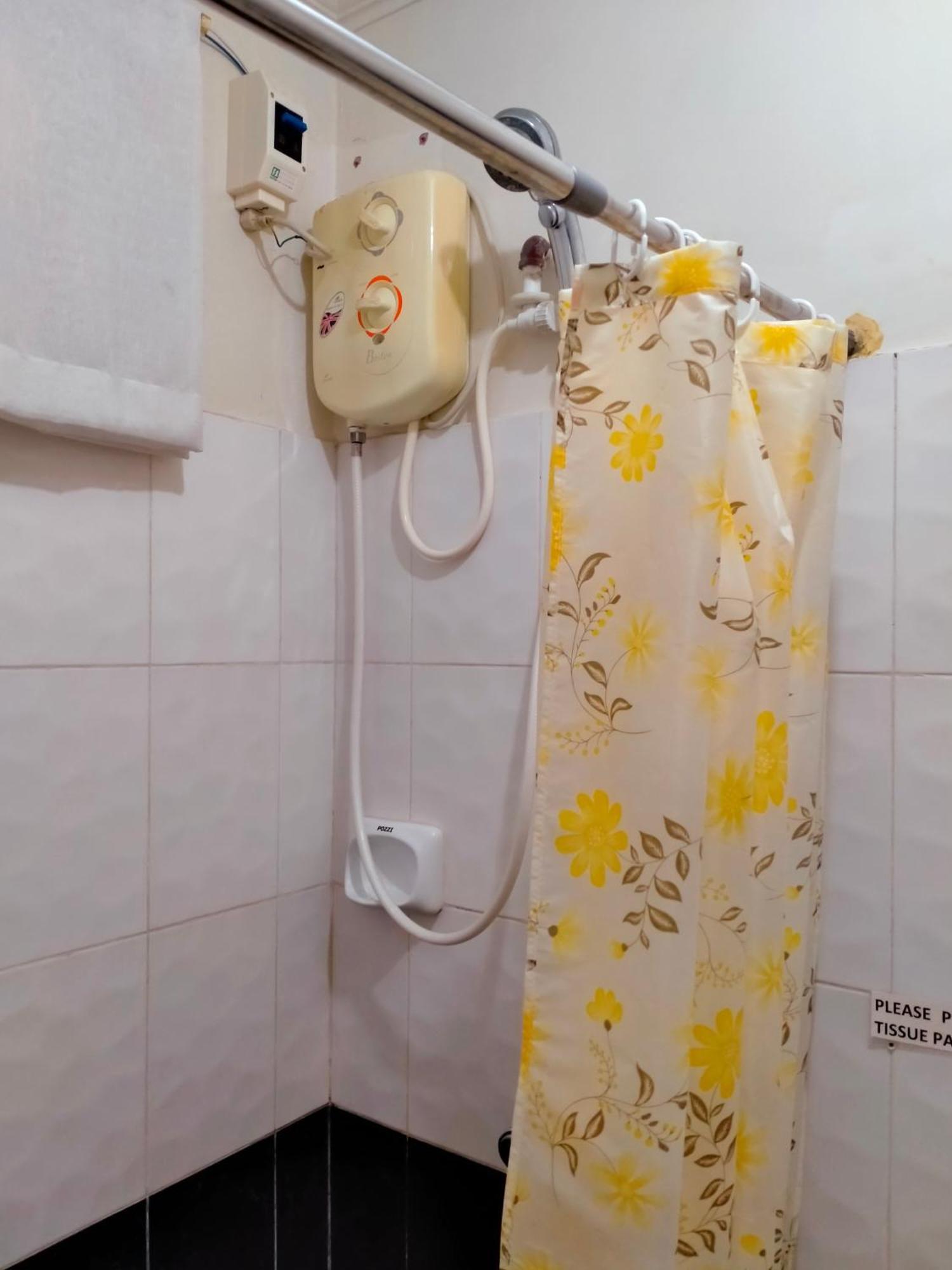 V.F. Riton Apartelle Laoag Ruang foto