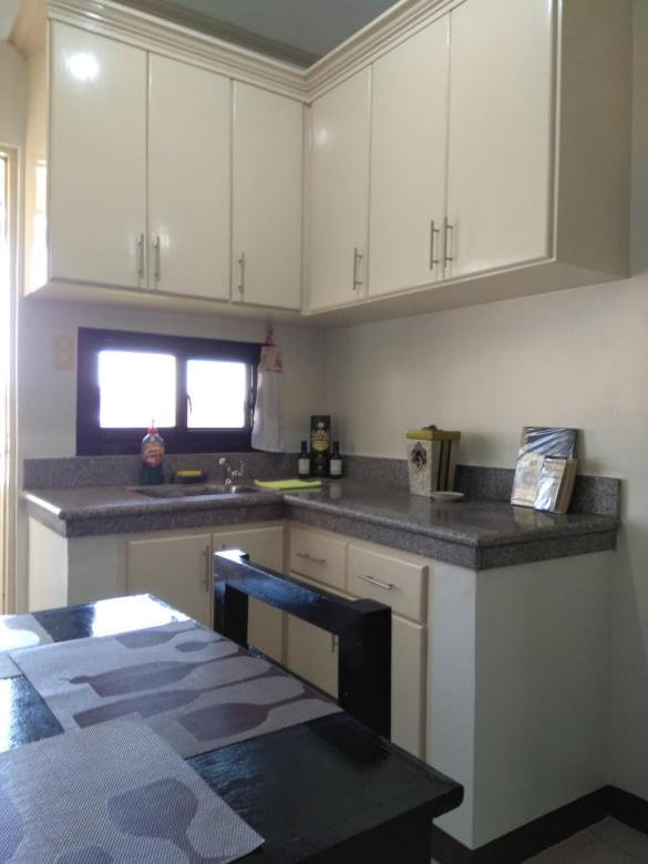 V.F. Riton Apartelle Laoag Bagian luar foto