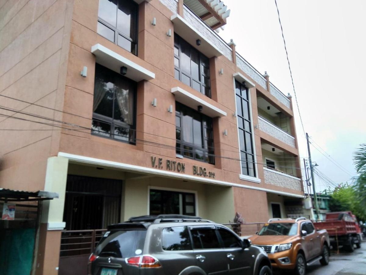 V.F. Riton Apartelle Laoag Bagian luar foto