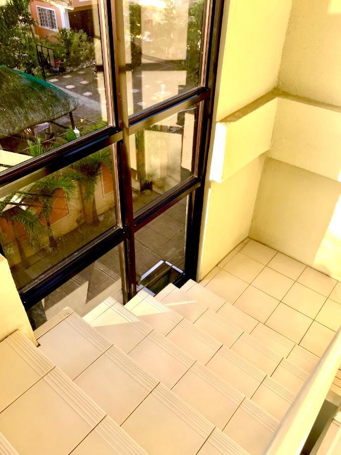 V.F. Riton Apartelle Laoag Bagian luar foto