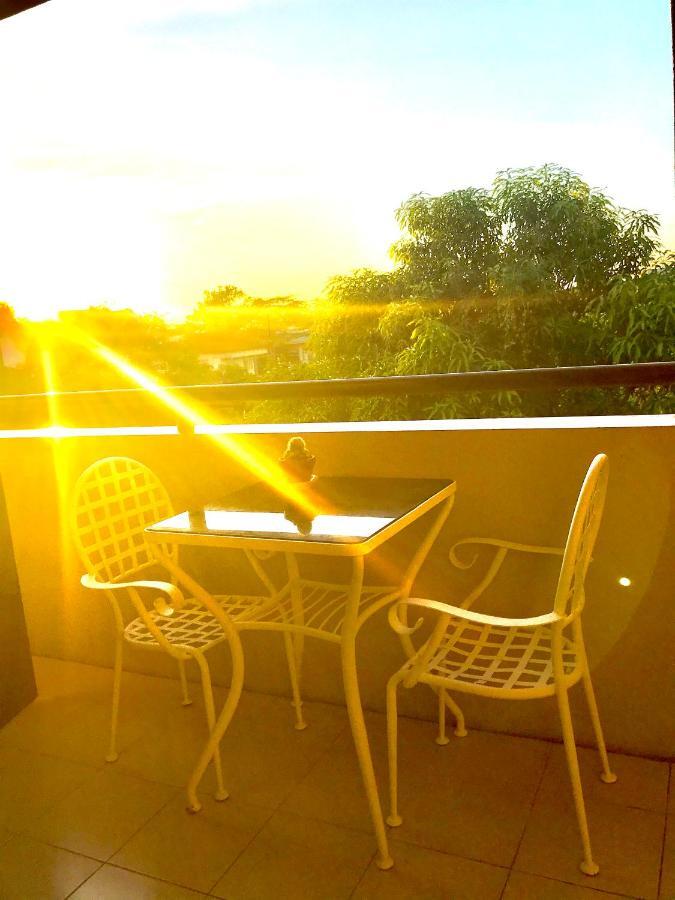 V.F. Riton Apartelle Laoag Bagian luar foto